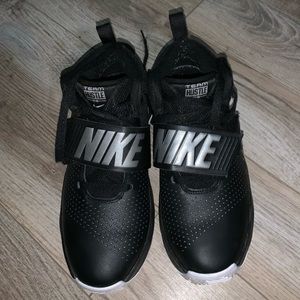 Women’s basketball shoes:)